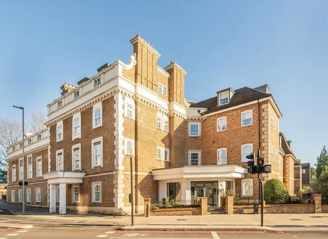 Kew Bridge Road, Chiswick, TW8, photo 1