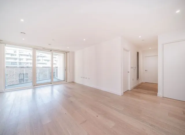 Royal Crest Avenue, Royal Wharf, E16, photo 2