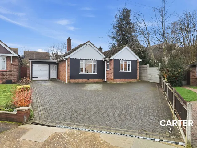 Woodward Close, Grays, RM17 5RP, photo 1