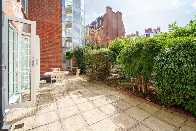 Photo 2 — Crown Lodge, 12 Elystan Street, London, SW3