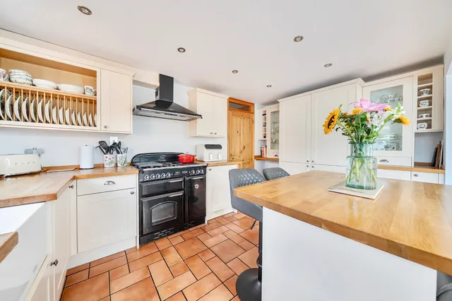 Photo 2 — Elm Hill, Motcombe, Shaftesbury, Dorset, SP7 9HR