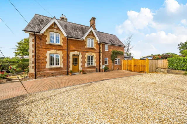 Elm Hill, Motcombe, Shaftesbury, Dorset, SP7 9HR, photo 1