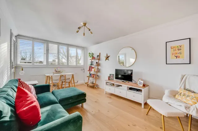 Clement Close, Brondesbury Park, NW6 7AN, photo 1
