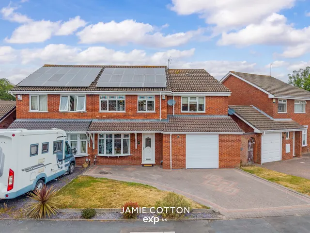 Farmer Way, Tipton, DY4, photo 1
