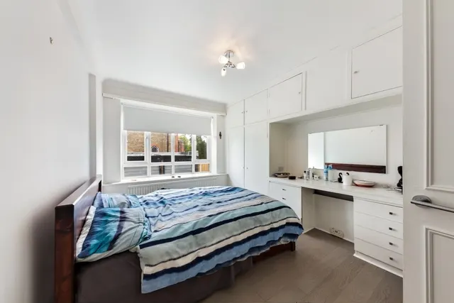Mapesbury Road, London, NW2, photo 3