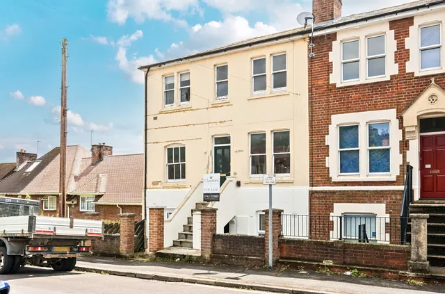 St. Catherines Road, Winchester, SO23, photo 1