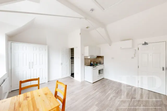Ifield Road, Crawley, RH11, photo 1