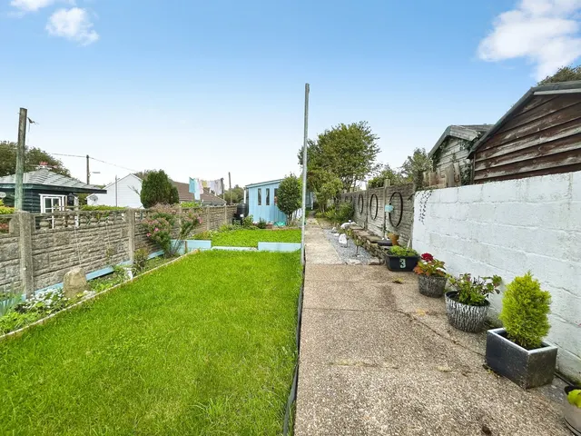 Pen Y Banc, Seven Sisters, SA10, photo 3