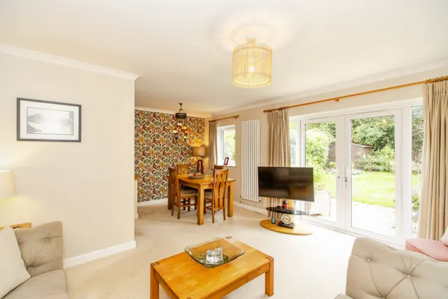 Manor Gardens, Buckden, PE19, photo 3