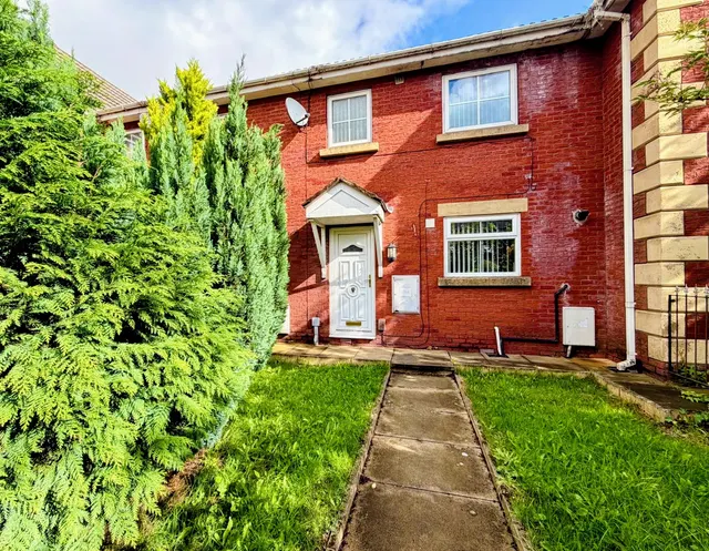 Warrington Road, Prescot, L34, photo 1