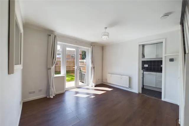 Stratfield Avenue, Tadley, RG26, photo 2