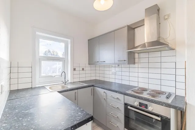 Manor Grove, Chapel Allerton, LS7, photo 2