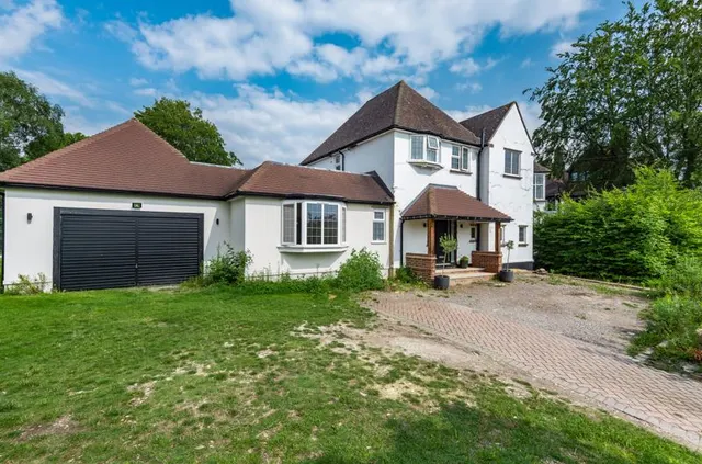 Oakwood Avenue, Purley CR8 1AQ, photo 1