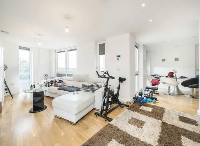 Photo 2 — Baltic Avenue, Brentford, TW8