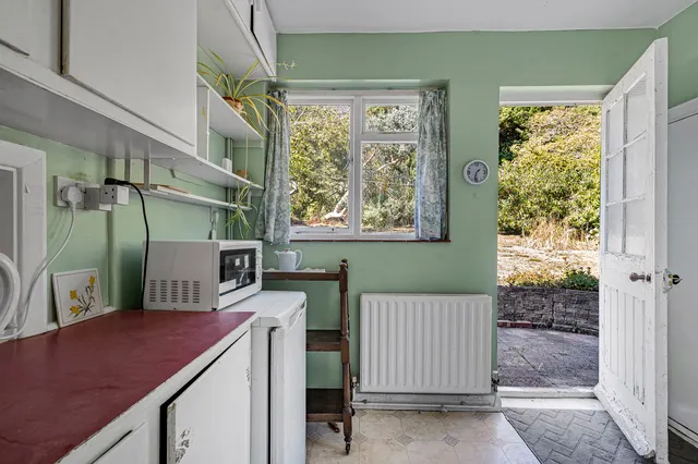 Spring Rise, Egham, TW20, photo 3