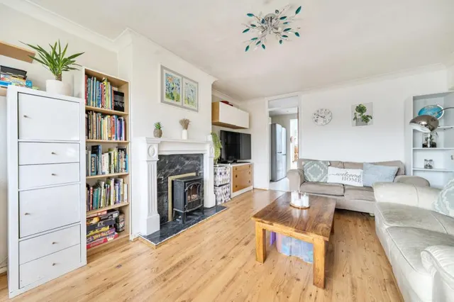 Lansdown Close, Woking, GU21, photo 2