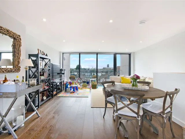 Hawthorne Crescent, London, SE10 9GA, photo 1