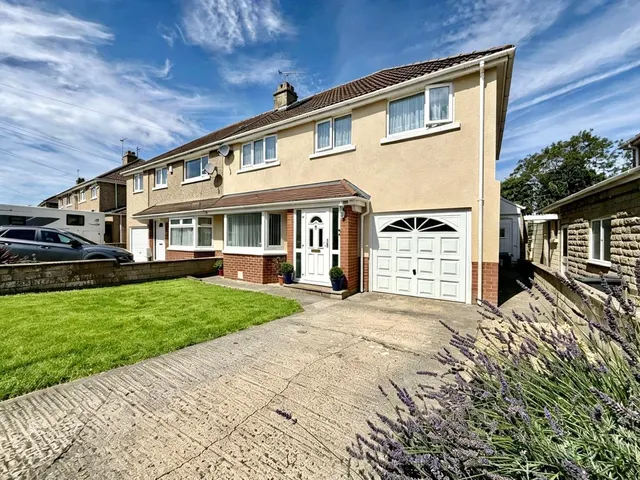 Woodside Avenue, Swindon, Wiltshire, SN3 1DU, photo 1