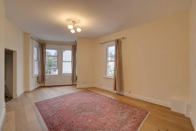 Howard Road, London, NW2, photo 2