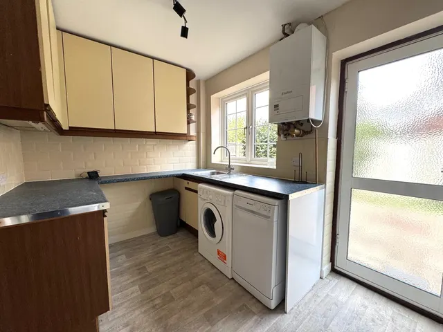 Spring Rise, Surrey Egham, TW20, photo 3