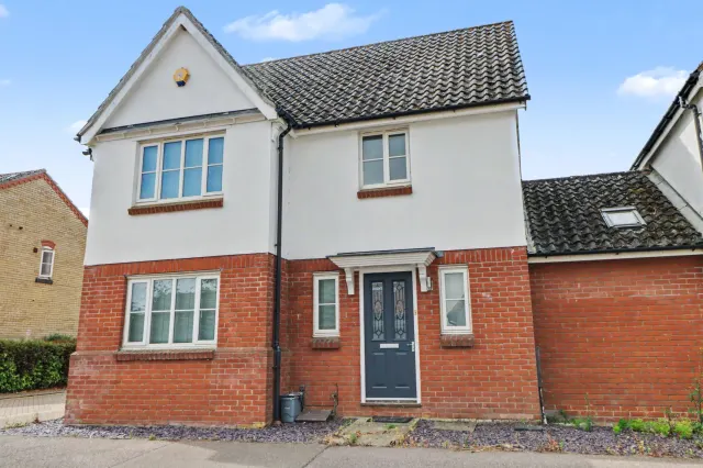 3 bedroom house, Hill Farm Road, Long Stratton