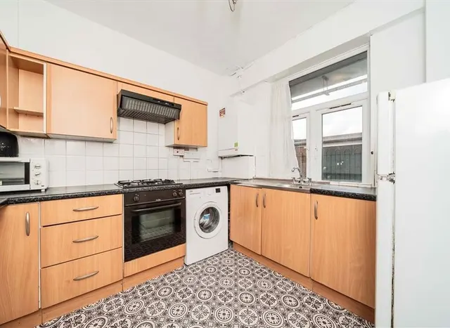 Photo 2 — Lynton Estate, Bermondsey, SE1