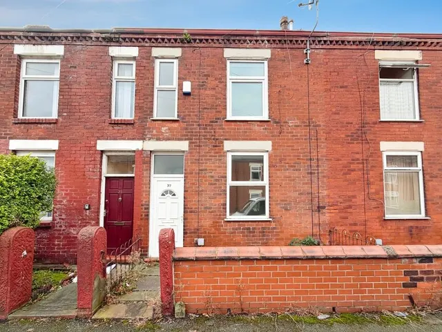 Catherine Street, Eccles, M30, photo 1