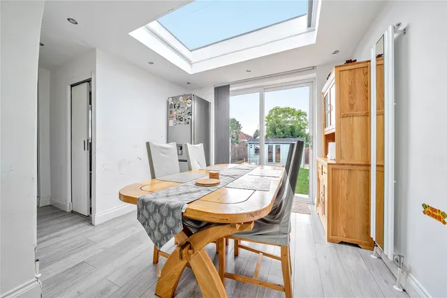 Photo 2 — Gillmans Road, Orpington, BR5