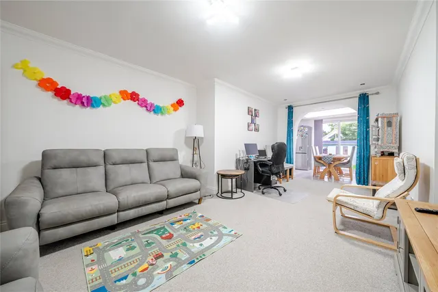 Photo 3 — Gillmans Road, Orpington, BR5