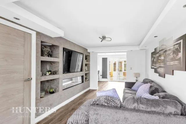 Guardian Close, Wardle, OL12, photo 2