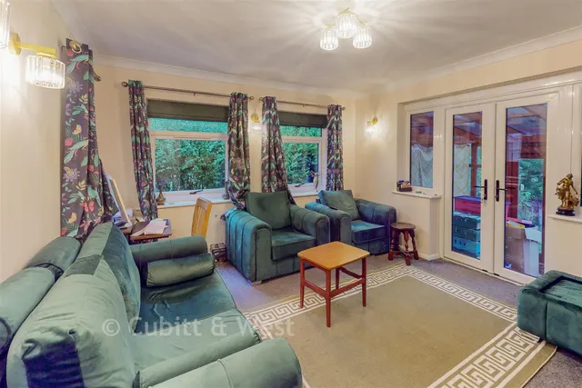 Harborough Drive, Pulborough, RH20, photo 3