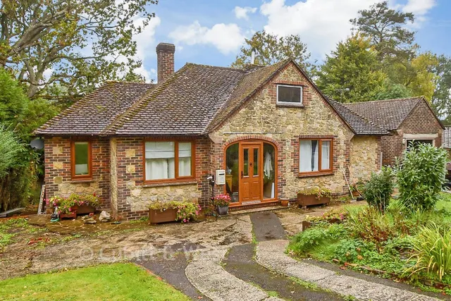 Harborough Drive, Pulborough, RH20, photo 1