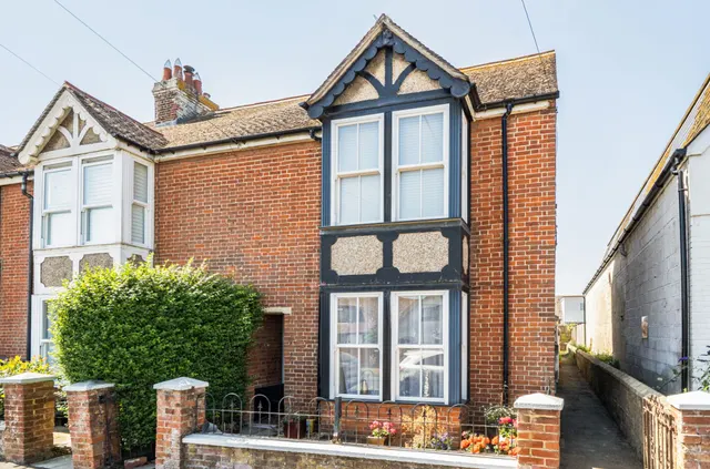 Church Road, Selsey, PO20, photo 1