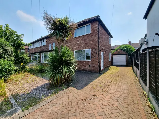 Moorland Avenue, Sale, photo 1
