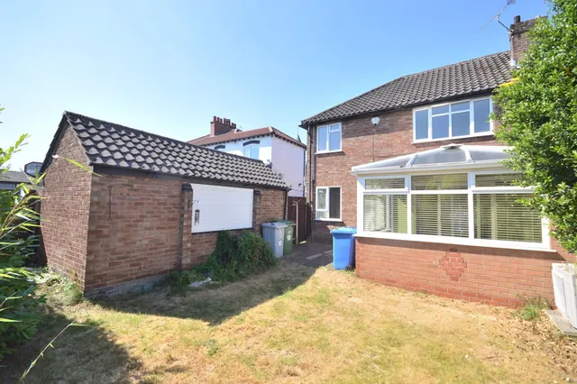 Moorland Avenue, Sale, photo 2