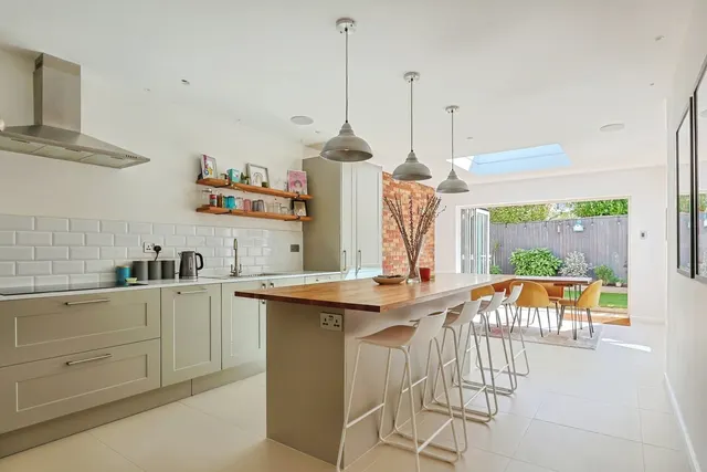 Decies Road, Poole, BH14, photo 2