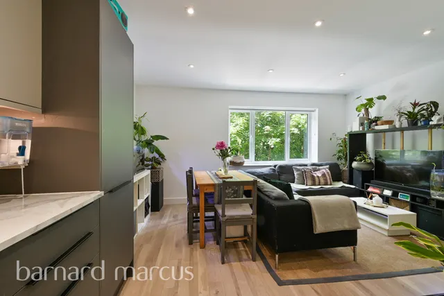 Windmill Lane, Hanwell, UB2, photo 1