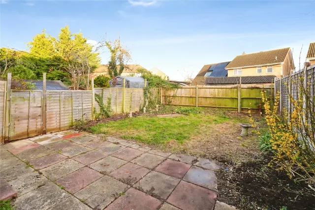 Photo 3 — Turnberry Close, Bicester, Oxfordshire, OX26
