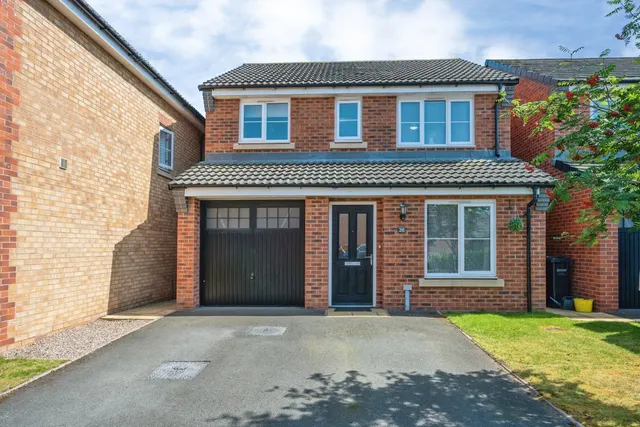 Suffolk Way, Worcester, WR3, photo 1