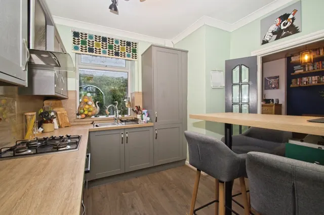 Birchgrove Street, Porth, CF39, photo 3