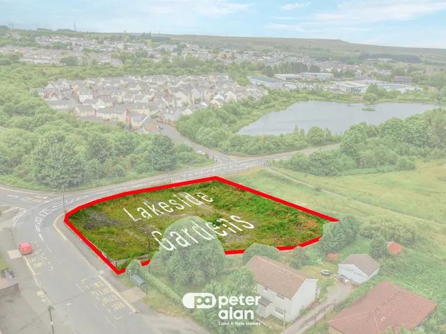 Lakeside Gardens, Ebbw Vale, NP23, photo 3