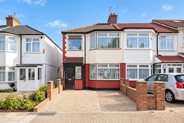 Crofts Road, Harrow, photo 1