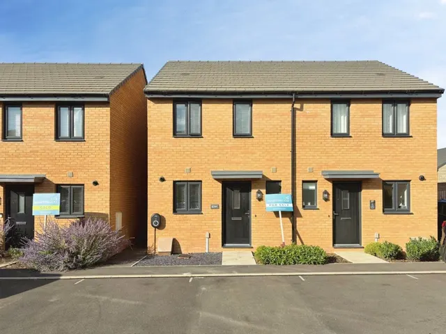 Reader Mews, Crewkerne, photo 1