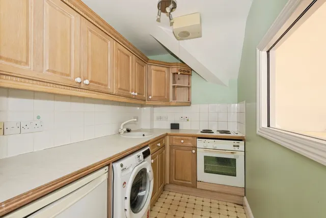 Photo 3 — Lansdowne Road, Purley, CR8