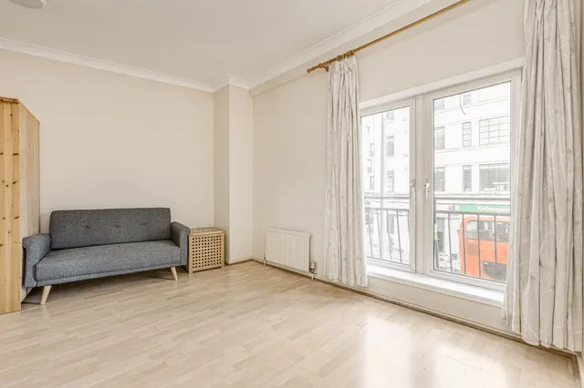 Falcon Road, London, SW11, photo 2
