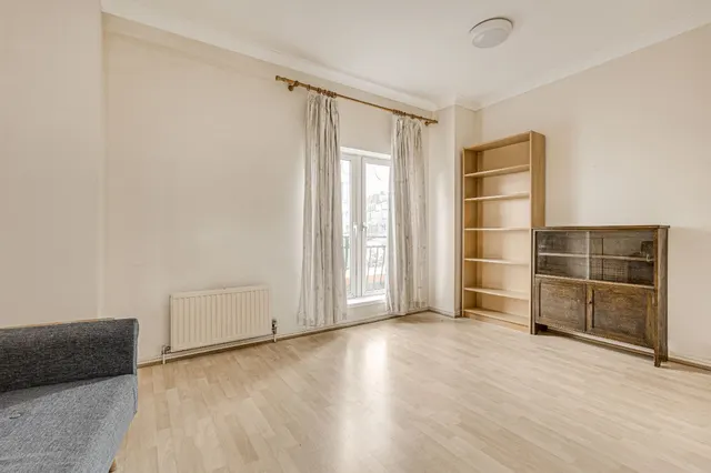 Falcon Road, London, SW11, photo 3