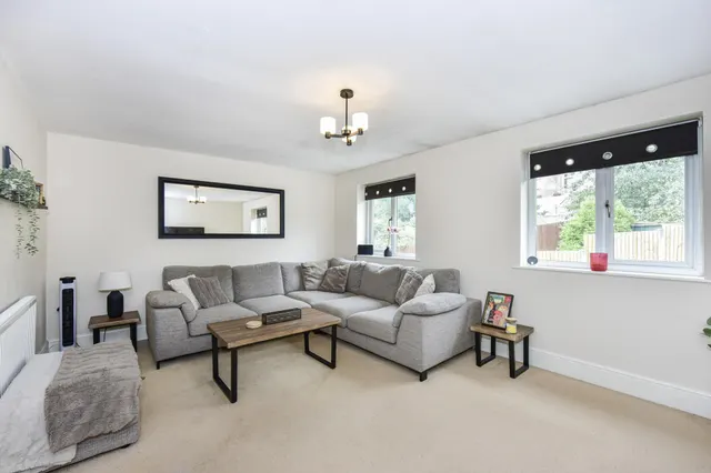 Ewers Road, Kimberworth, S61, photo 2