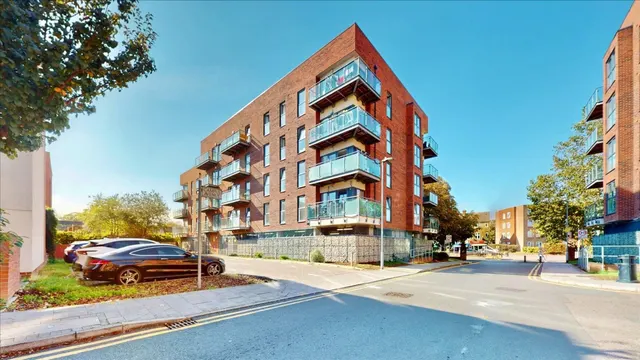 Chancellor Way, Dagenham, RM8, photo 1