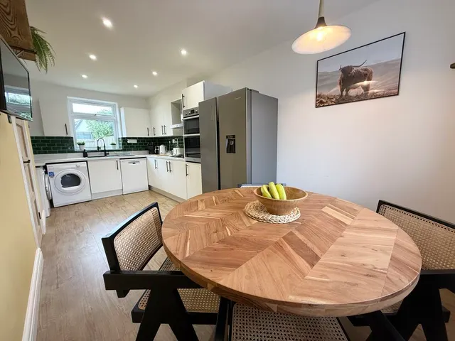 Photo 3 — Weston Avenue, Leighton Buzzard LU7 4QY