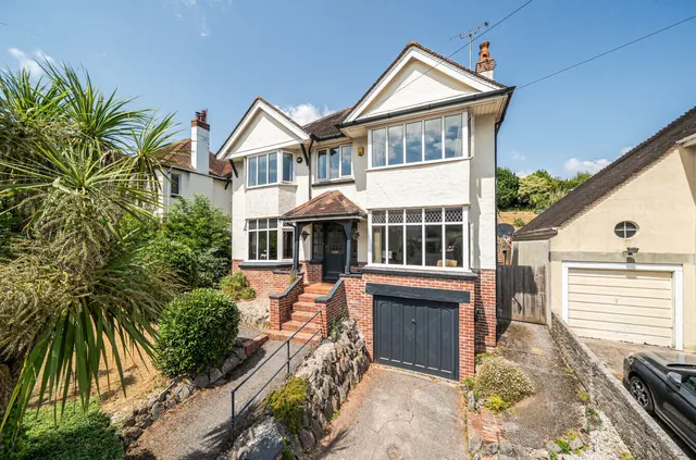 Southfield Avenue, Preston, TQ3